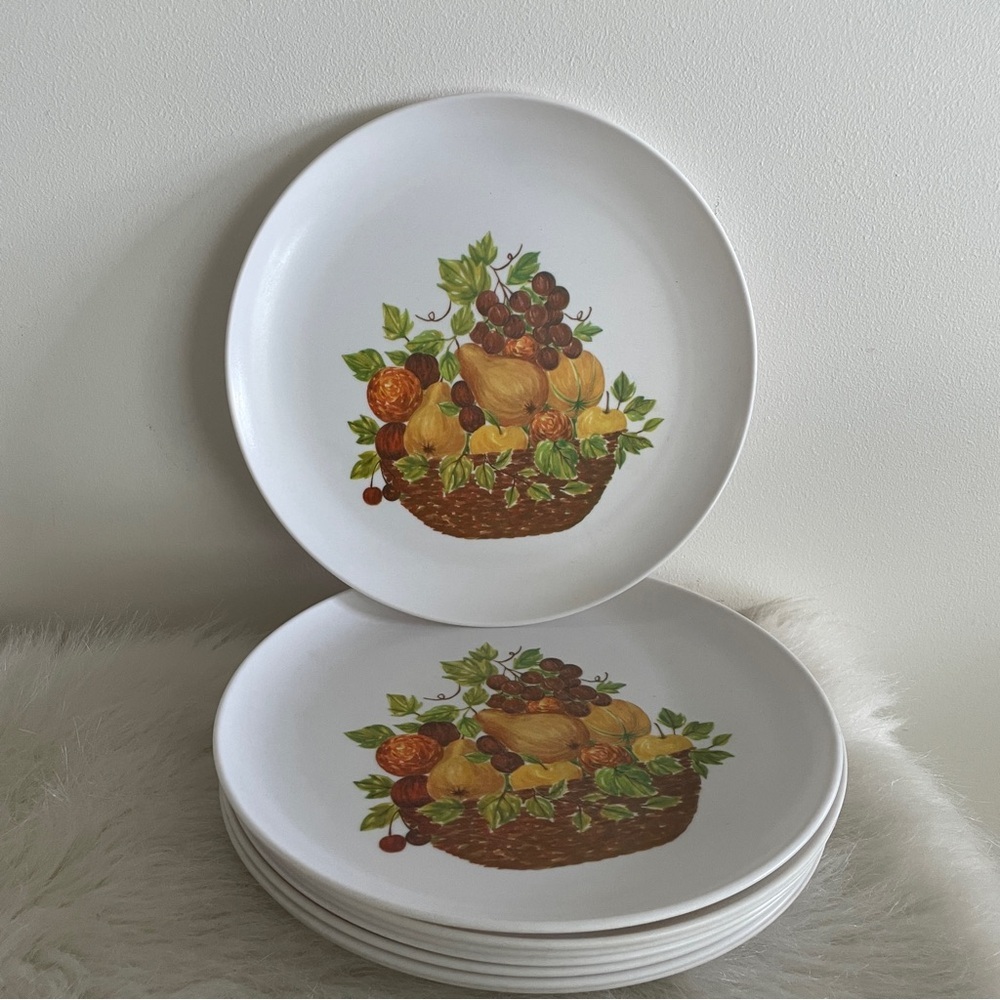 Vintage Plastic Plate Lot Set of 8 Fruit Basket Design Plates